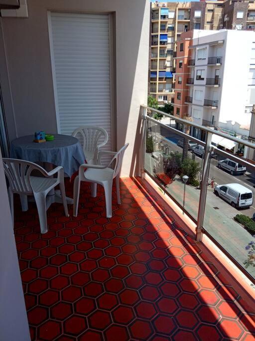 Apartamento grande, la mar esta 5 minutos andando Dénia Exterior foto